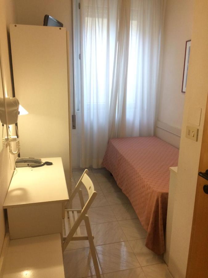 Hotel Regina Camaiore Bagian luar foto