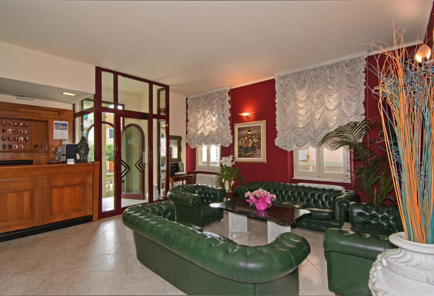 Hotel Regina Camaiore Bagian luar foto