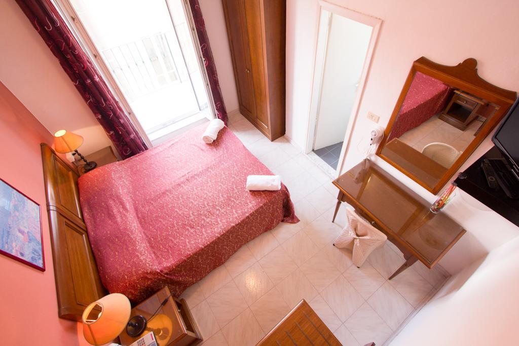 Hotel Regina Camaiore Bagian luar foto