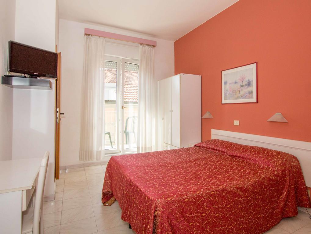 Hotel Regina Camaiore Bagian luar foto