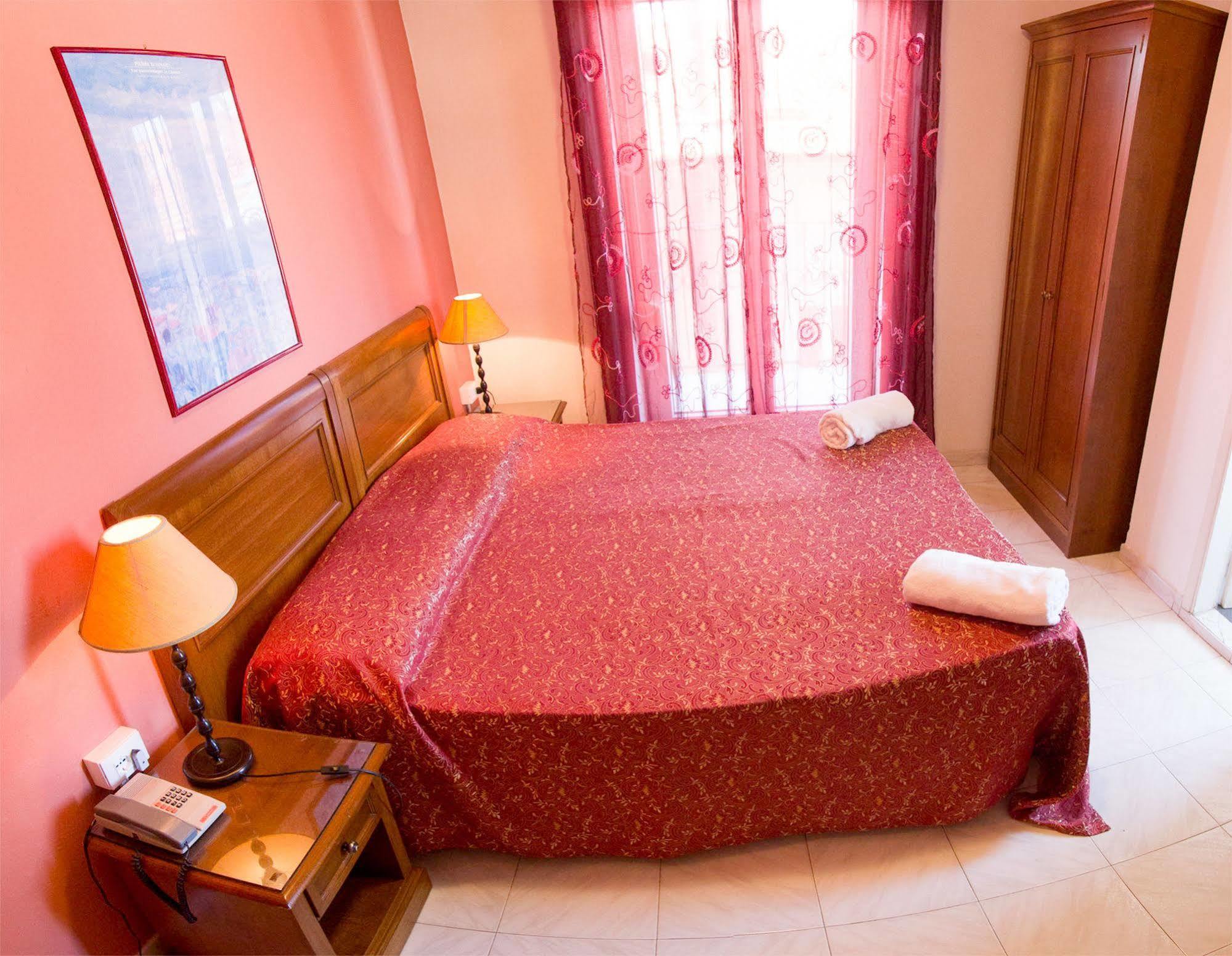 Hotel Regina Camaiore Bagian luar foto