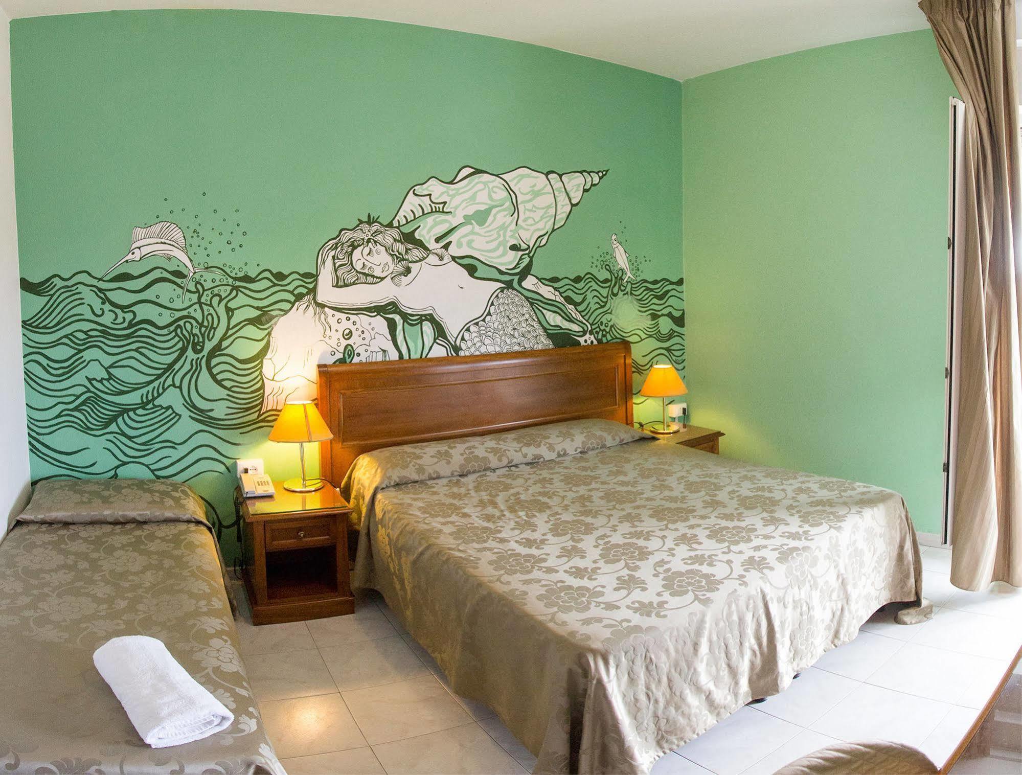 Hotel Regina Camaiore Bagian luar foto