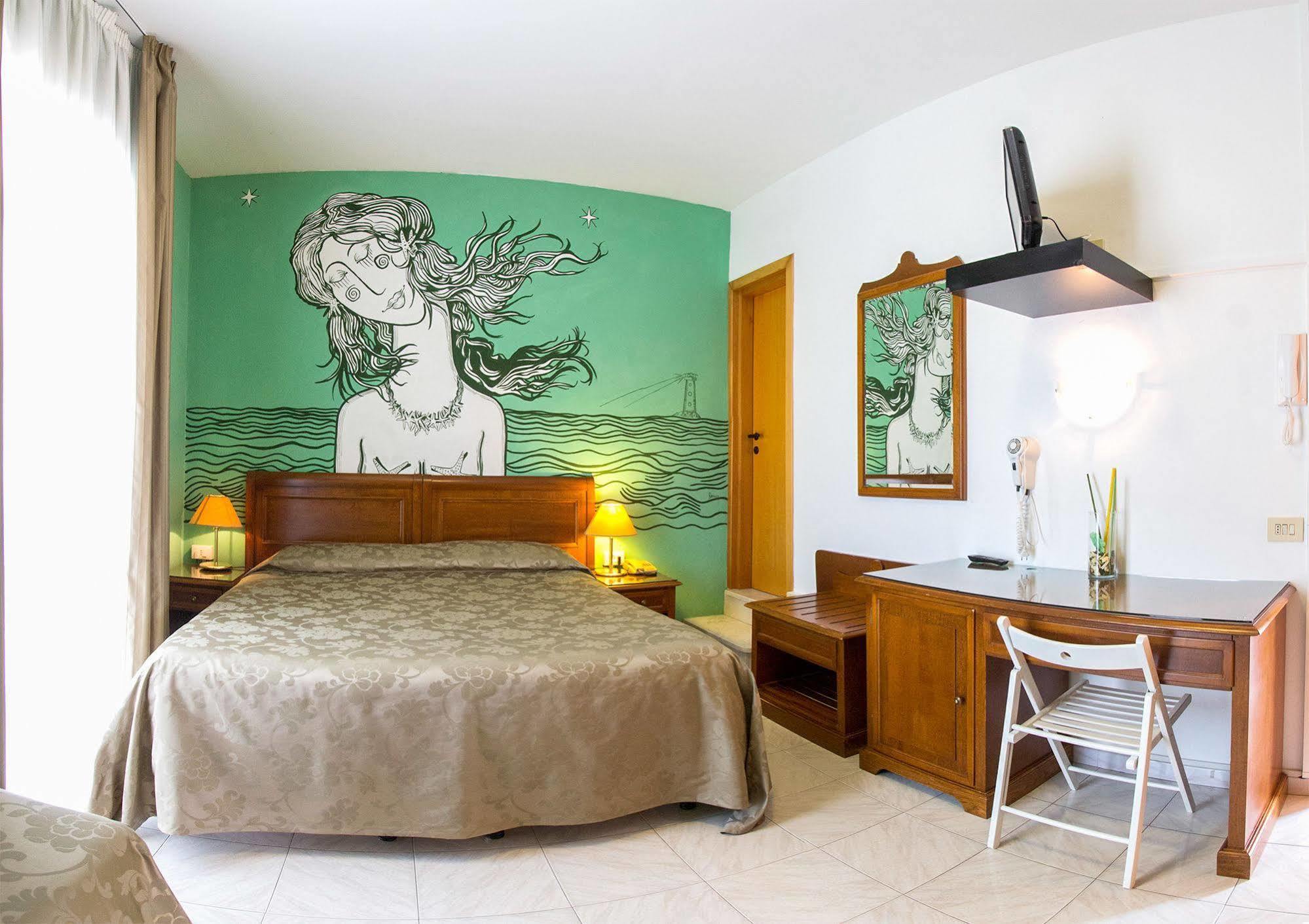 Hotel Regina Camaiore Bagian luar foto