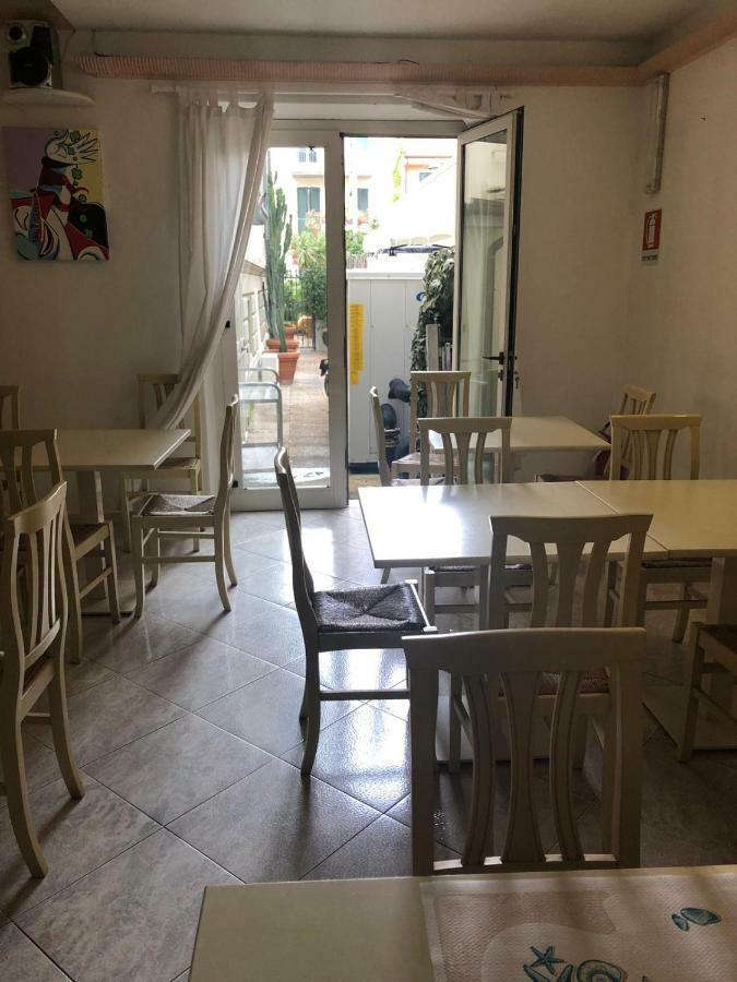 Hotel Regina Camaiore Bagian luar foto